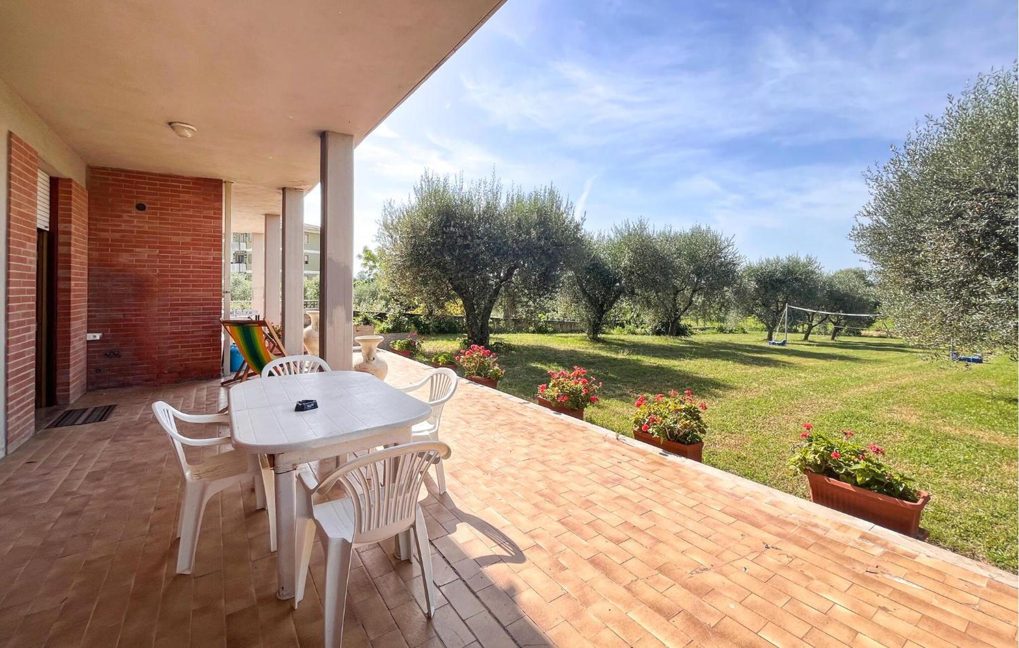 Lovely Apartment In Tuoro Sul Trasimeno With Wifi Экстерьер фото
