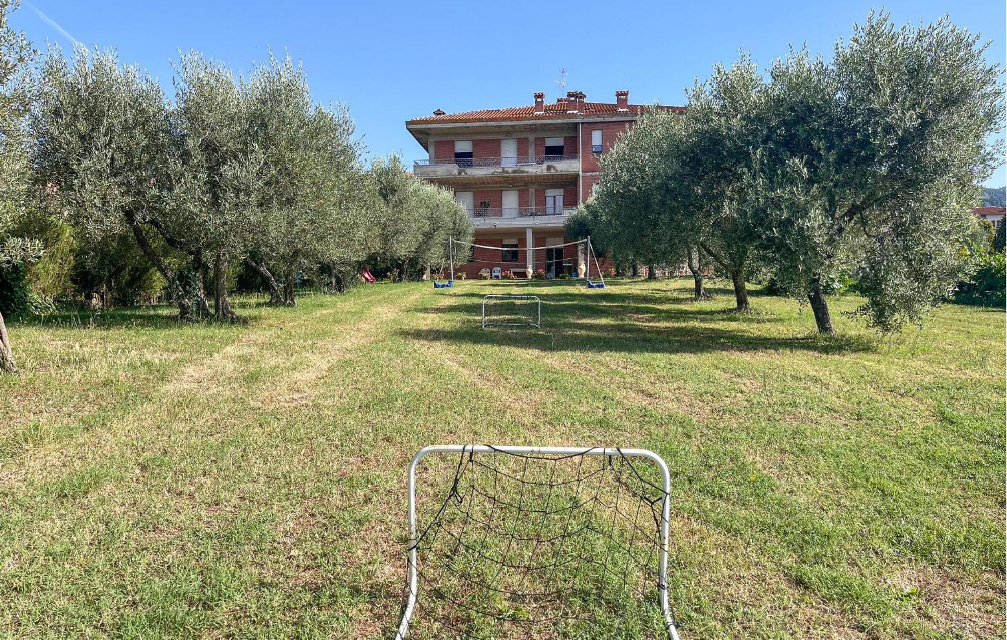 Lovely Apartment In Tuoro Sul Trasimeno With Wifi Экстерьер фото
